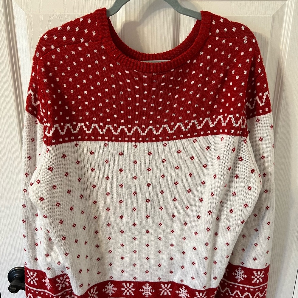 ELF CHRISTMAS SWEATER! - Picture 2 of 3